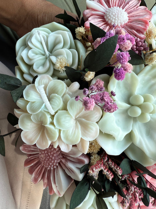 Bouquet Floral Aromático en Cera de Soja – Edición Artesanal